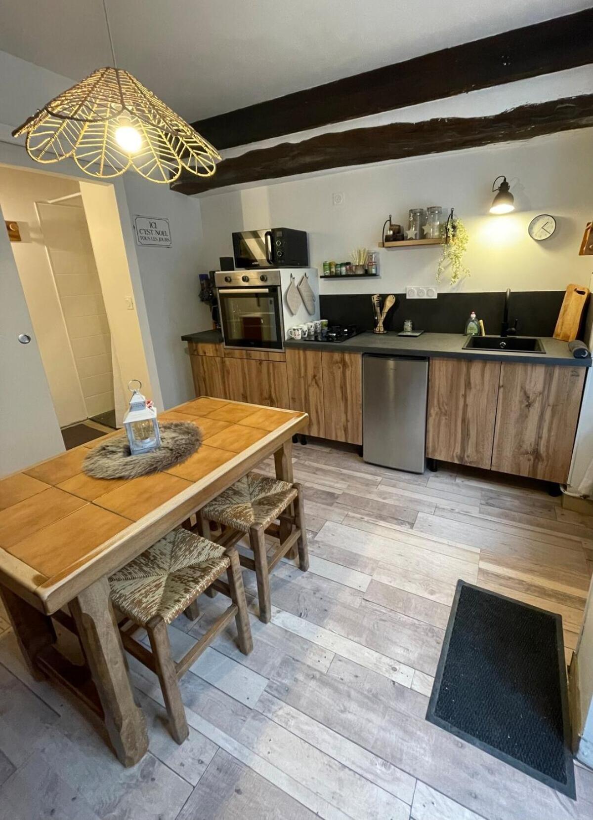 "La Petite Maison" Triplex Au Centre Ville - Les Terres Du Roy Avallon Exterior foto