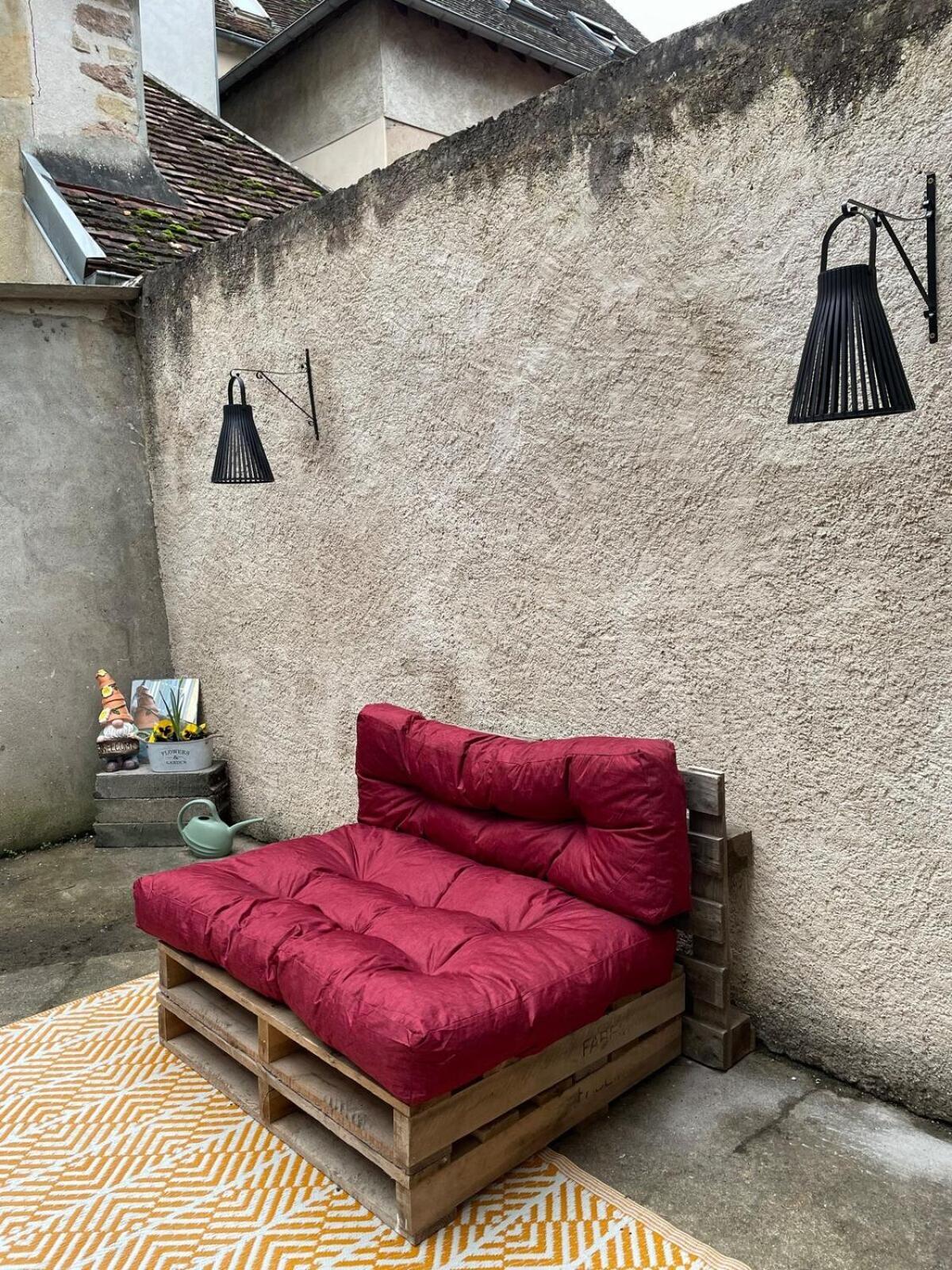 "La Petite Maison" Triplex Au Centre Ville - Les Terres Du Roy Avallon Exterior foto